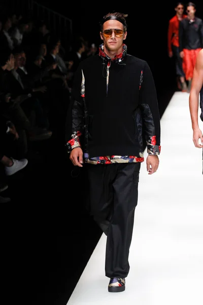 Look 33